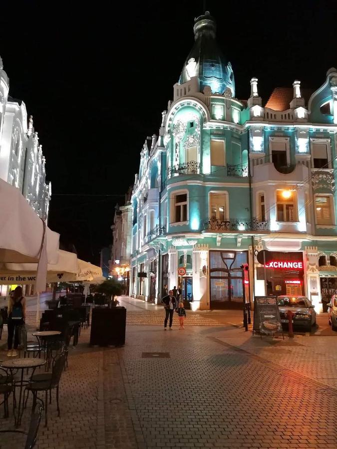 Spiegel Center Leilighet Oradea Eksteriør bilde