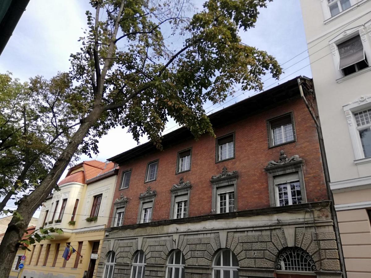 Spiegel Center Leilighet Oradea Eksteriør bilde