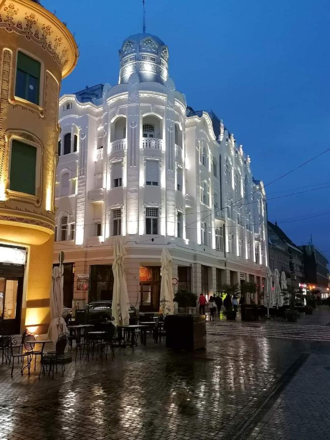 Spiegel Center Leilighet Oradea Eksteriør bilde